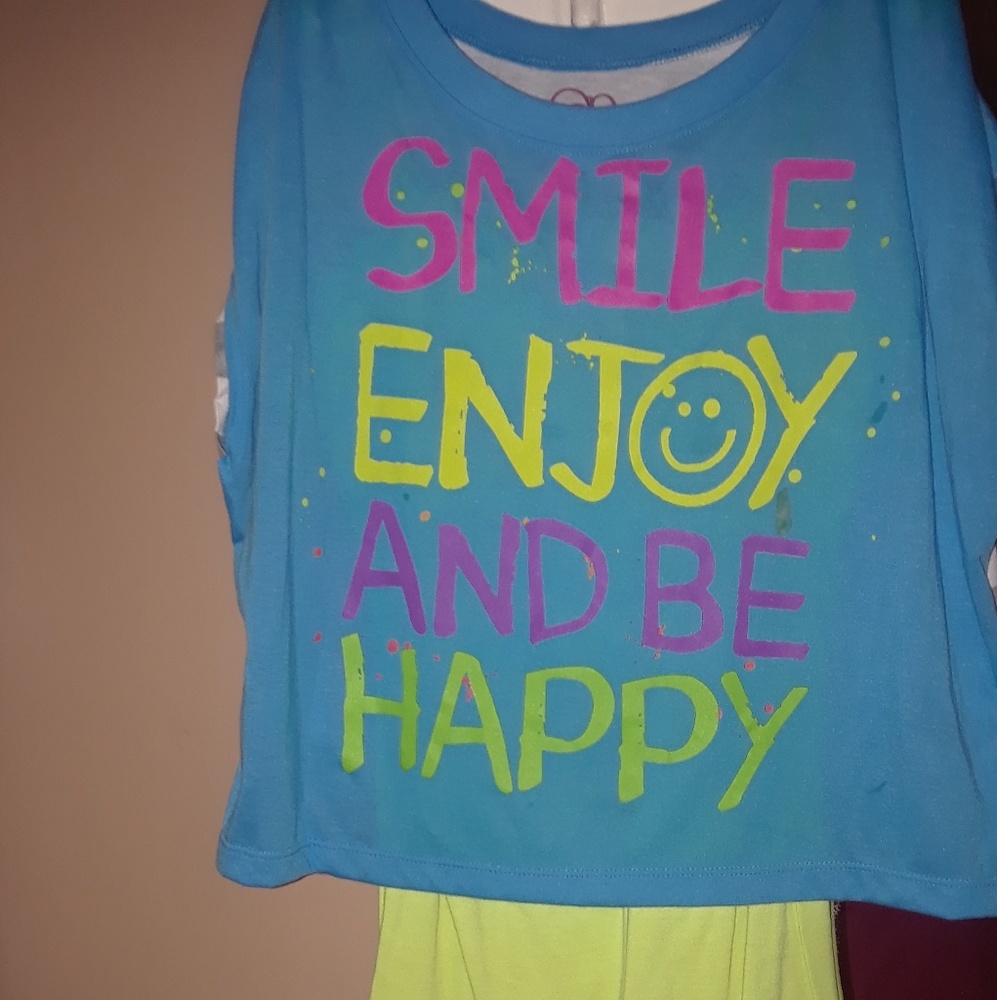 Sleeveless shirt